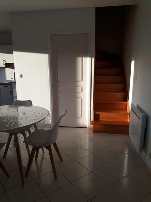 Appartement Au Rdc Avec Jardin Clos, Au Calme. Saint-Aubin-du-Cormier 외부 사진
