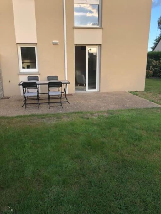 Appartement Au Rdc Avec Jardin Clos, Au Calme. Saint-Aubin-du-Cormier 외부 사진