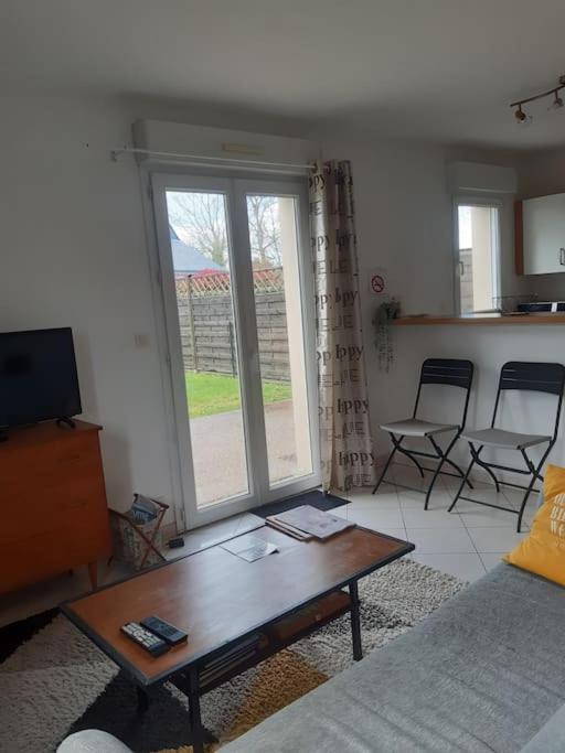 Appartement Au Rdc Avec Jardin Clos, Au Calme. Saint-Aubin-du-Cormier 외부 사진